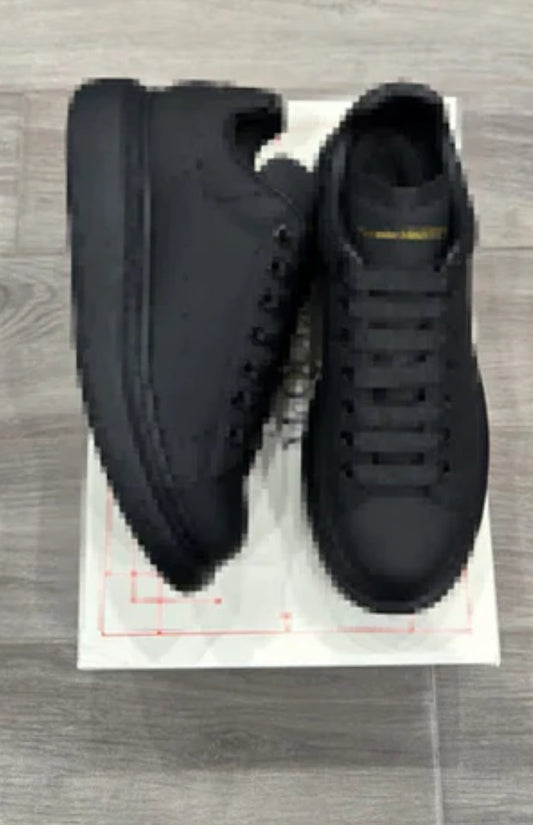 (AM) Black